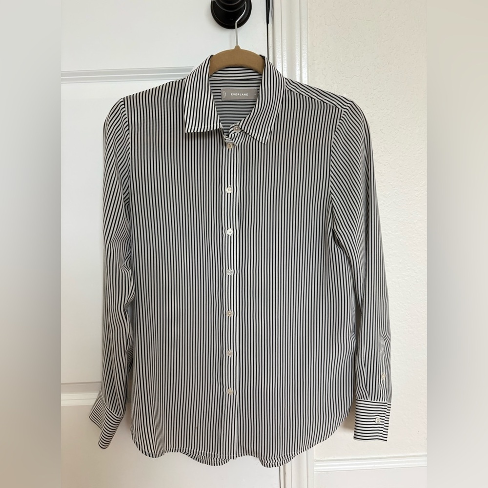 Women’s Everlane Silk Black and White Stripe Button-Down Shirt